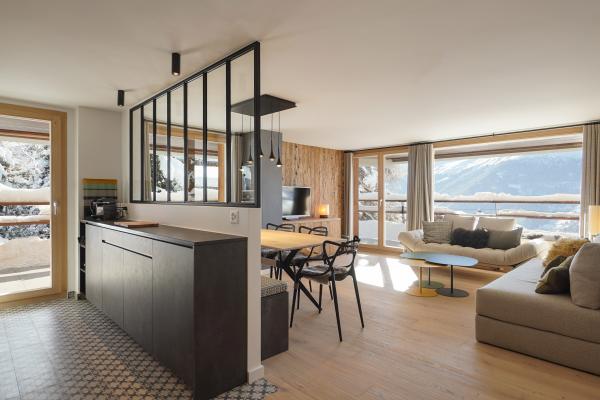 Verbier centre Ski apartment with stunning views